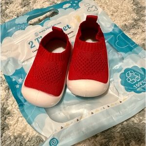 “2 Tiny Feet” Knitted Breathable Non-Slip Baby Shoe-socks